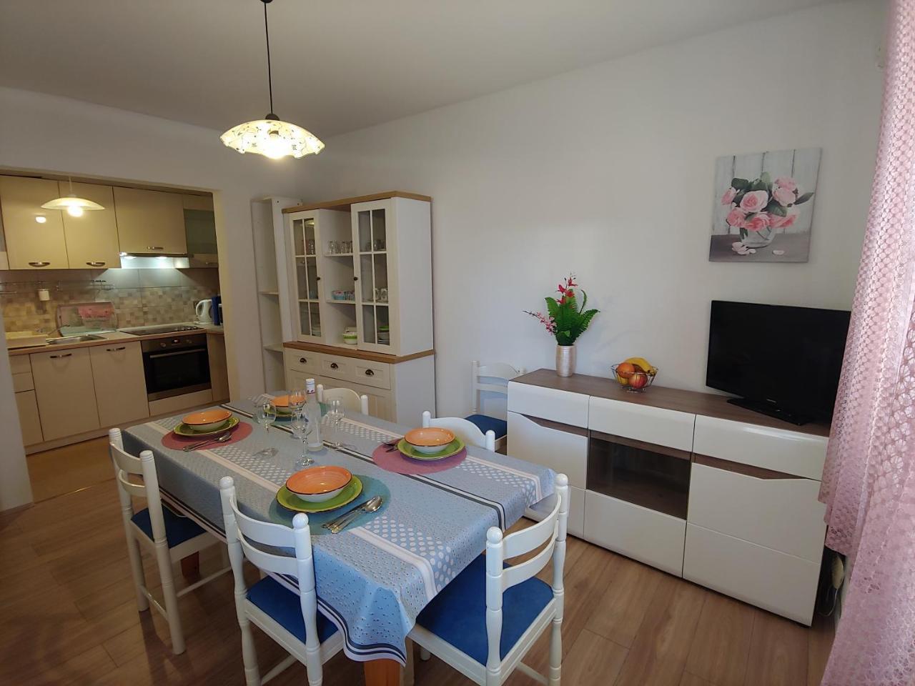 Family Apartments Ankica Crikvenica Buitenkant foto